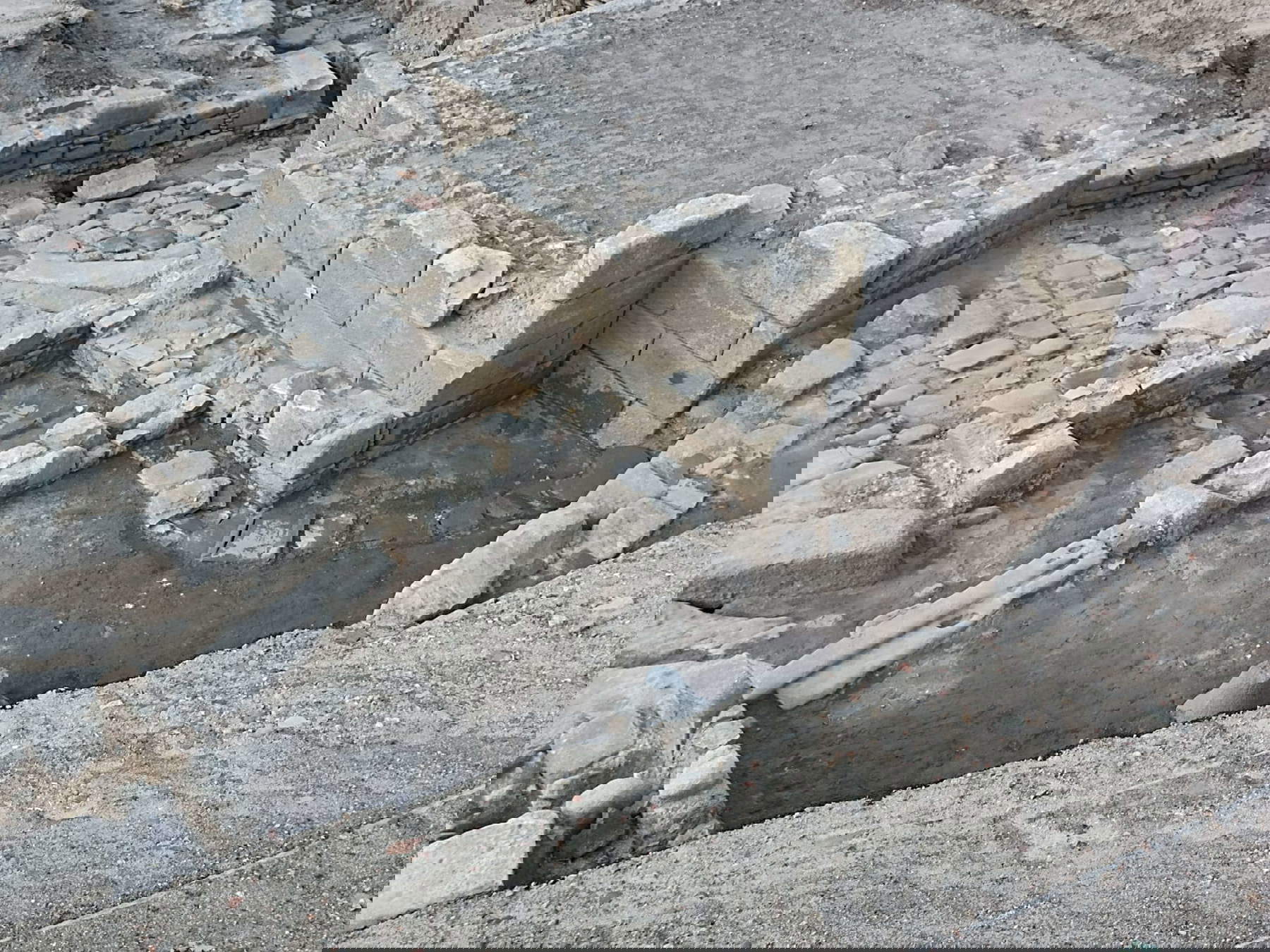 La Stoa d'Abakainon La Stoa d'Abakainon