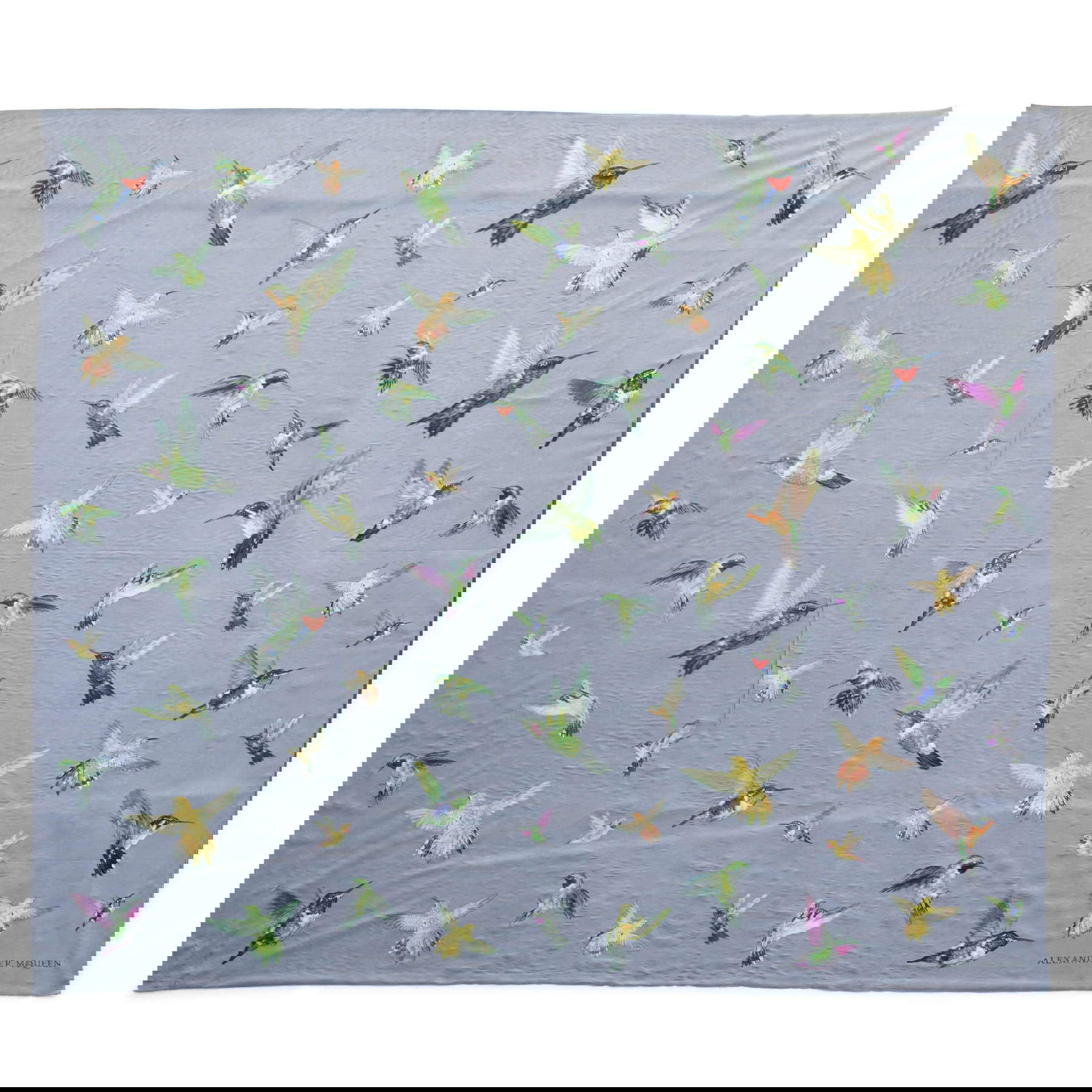 Alexander McQueen, tapis Colibri (soie tissée à la main et fils métalliques, cachemire, 457 x 530,8 cm) Alexander McQueen, tapis Colibri (soie tissée à la main et fils métalliques, cachemire, 457 x 530,8 cm)