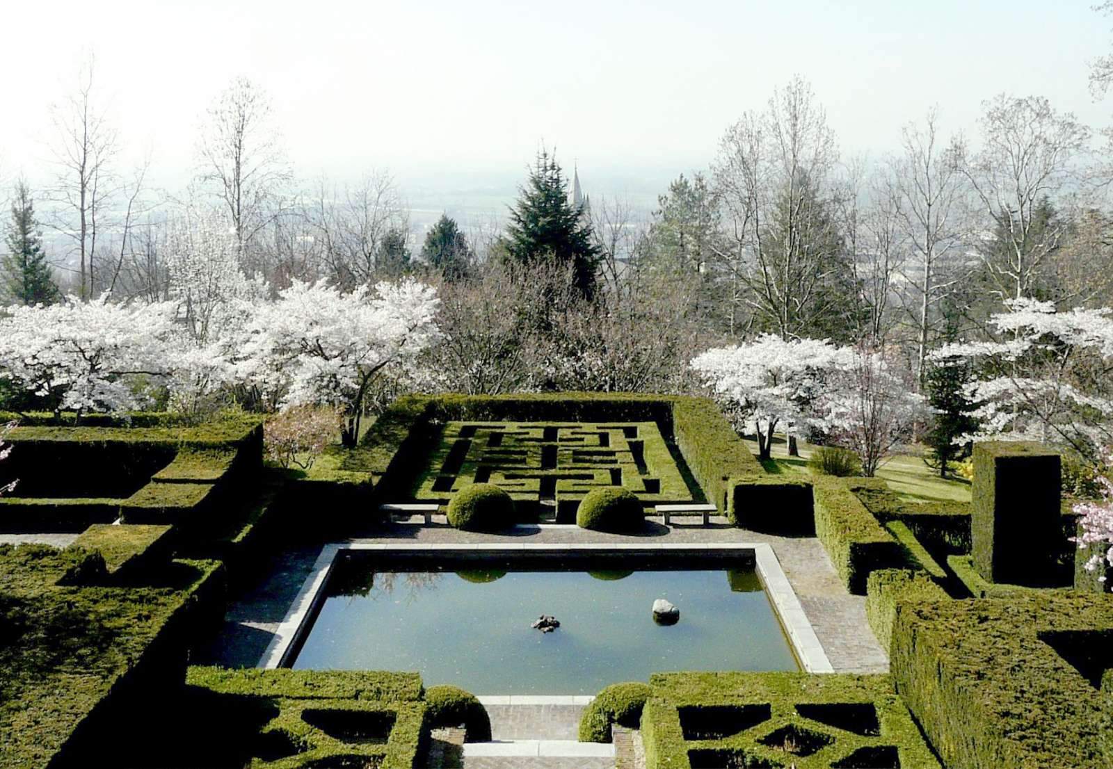 Villa Silvio Pellico, le jardin et le labyrinthe : le chef-d'œuvre italien de Russell Page