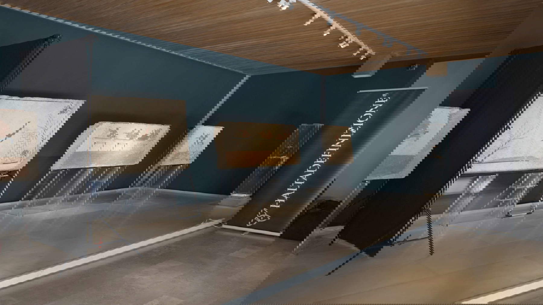 Campagne de numérisation en ultra-haute définition de la Tombe du Plongeur au Musée archéologique national de Paestum Campagne de numérisation en ultra-haute définition de la Tombe du Plongeur au Musée archéologique national de Paestum