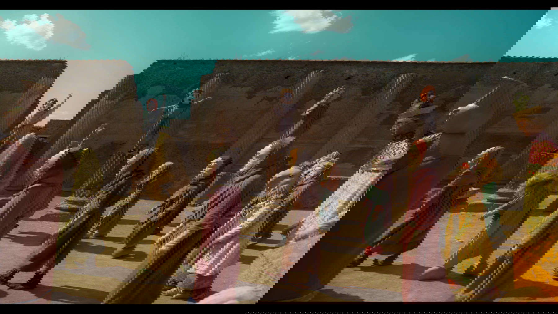 Wael Shawky, I Am Hymns of the New Temples (2023; fotogramma fa video). Su concessione del Ministero della Cultura - Parco Archeologico di Pompei, nel contesto di Pompeii Commitment. Materie archeologiche, © Wael Shawky Wael Shawky, I Am Hymns of the New Temples (2023; fotogramma fa video). Su concessione del Ministero della Cultura - Parco Archeologico di Pompei, nel contesto di Pompeii Commitment. Materie archeologiche, © Wael Shawky