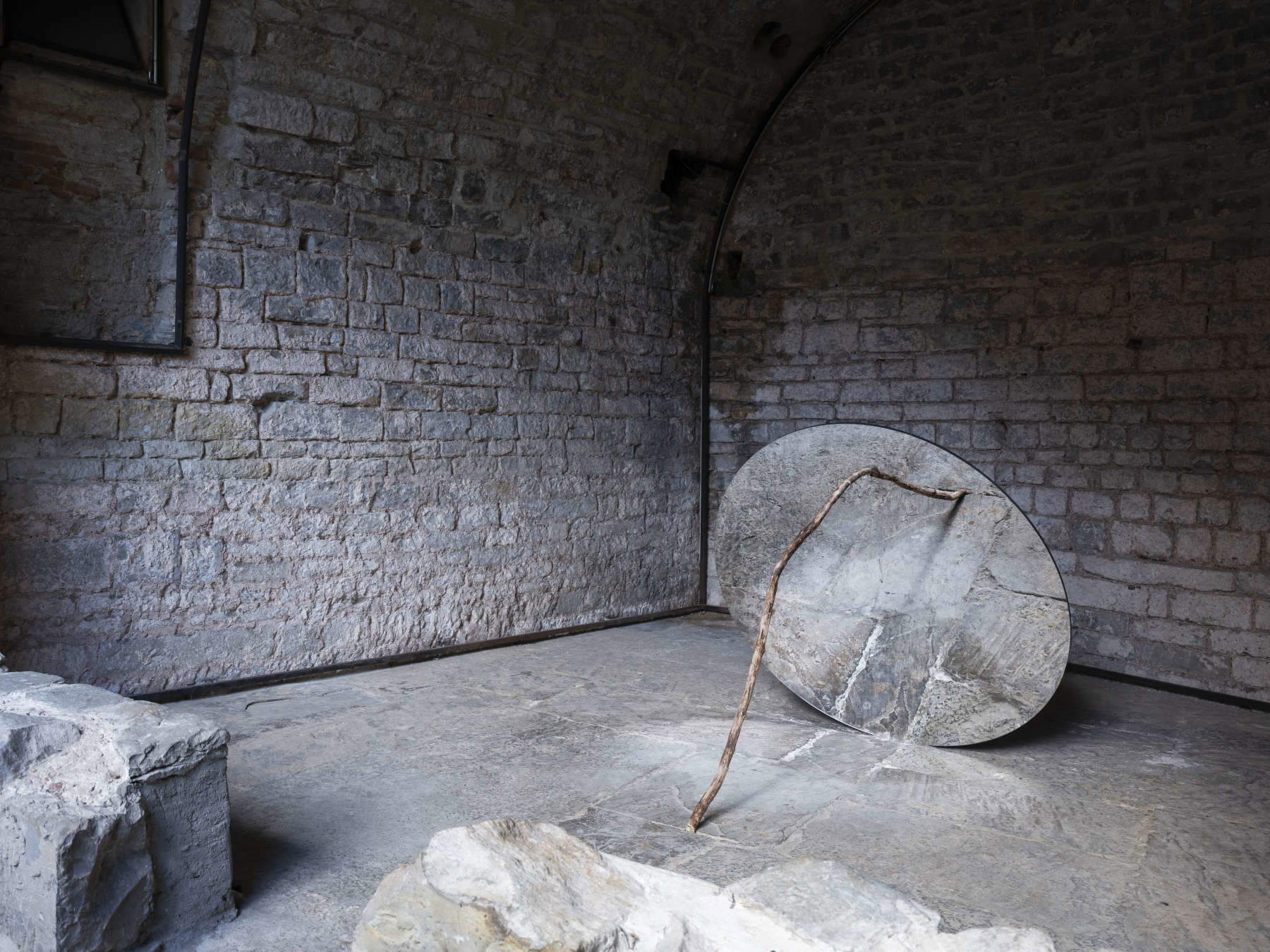 La exposición de Wilfredo Prieto abre la antigua iglesia de San Rocco de Bérgamo