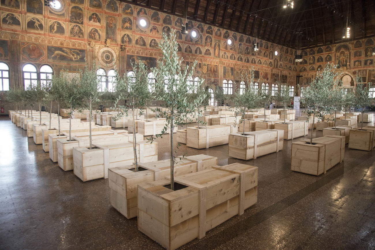 Padua, Palazzo della Ragione empfängt Ex It, die ortsspezifische Installation von Yoko Ono zum Thema Frieden