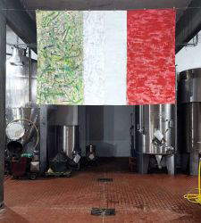 Actuality and inactuality of flags. Luca Bertolo and Flavio Favelli in Castelnuovo Magra