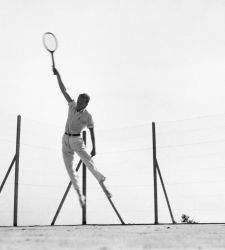 Riccione dedica una mostra a due grandi maestri della fotografia moderna: Andr&eacute; Kert&eacute;sz e Jacques Henri Lartigue