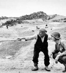 Milano, al Museo Diocesano una grande mostra su Robert Capa con oltre 300 fotografie