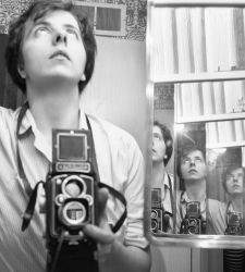 Mehr als neunzig Aufnahmen von Vivian Maier, der Kindermädchen-Fotografin, in Riccione ausgestellt  