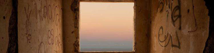 Die Kunst von Giovanni Ozzola, einem Fotografen, der das Unendliche mit Licht erforscht