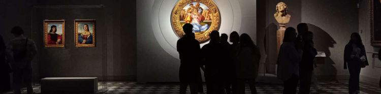 Eine Geschichte über einen Abend in den Uffizien. Wie das Museum bei Sonnenuntergang aussieht (und was die Besucher davon halten)