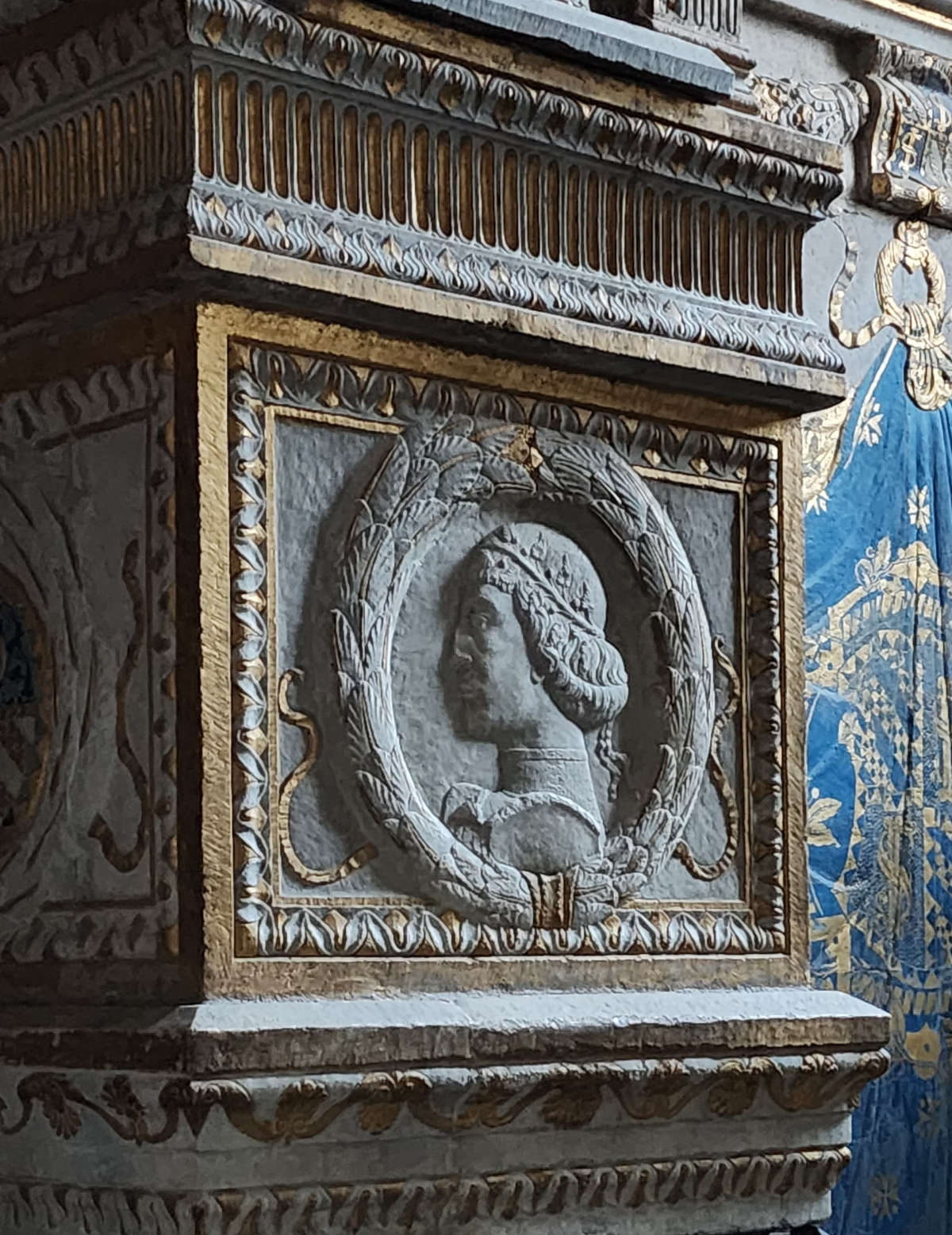 Chapel of the Ancestors, effigie di Sigismondo Malatesta Chapel of the Ancestors, effigie di Sigismondo Malatesta