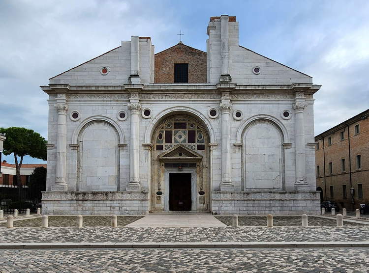 Fachada del Templo Malatestiano de Rímini