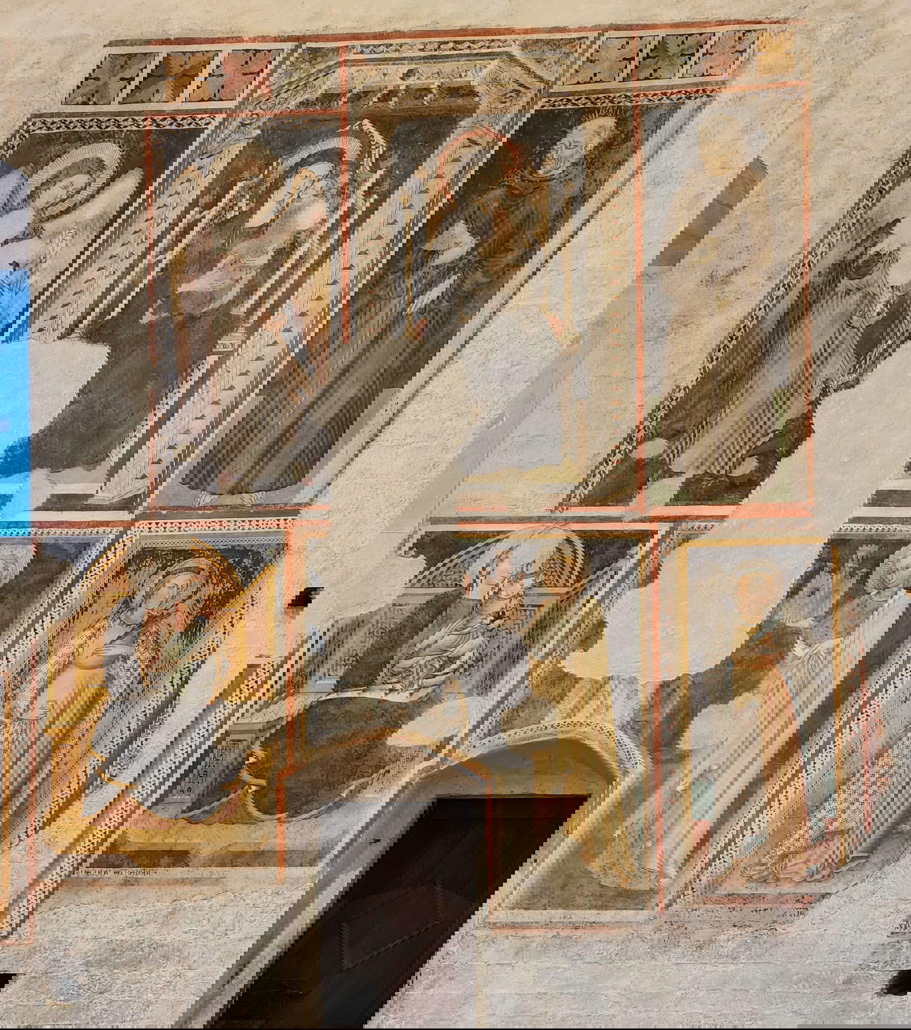 Fresken an der linken Wand