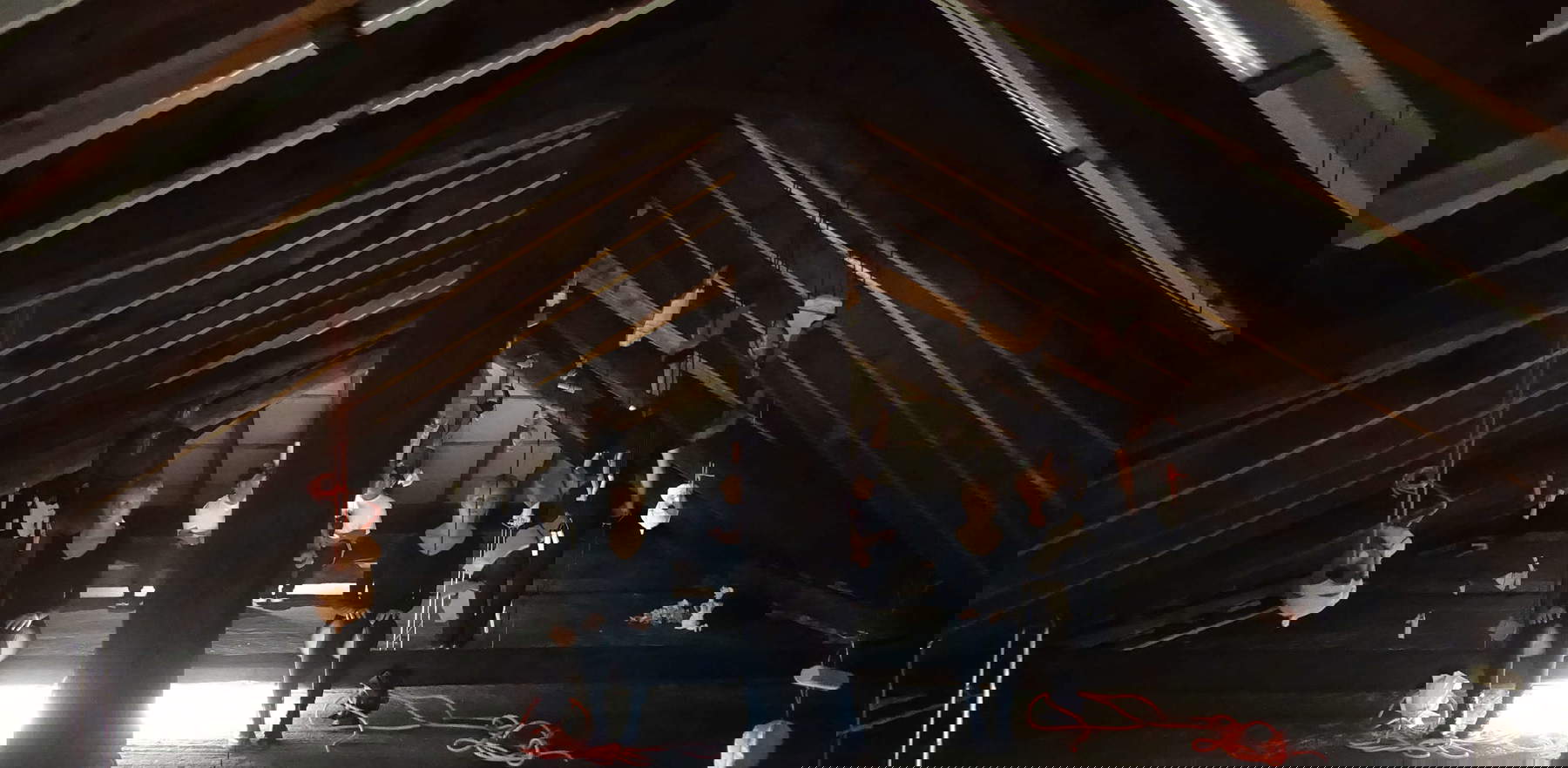 Concetta Modica, Trilogia di Orlando #3, il ritorno (2018 ; espace C.O.S.M.O. Milan, commissariat Michela Eremita, performeurs Dimitri et Vladimir Alonzo Stella et Zoe Vriends, son Carmine Catacchio, Alice, Lorenzo et Mirko Esposti). Avec l'aimable autorisation de l'artiste et de l'APFC Concetta Modica, Trilogia di Orlando #3, il ritorno (2018 ; espace C.O.S.M.O. Milan, commissariat Michela Eremita, performeurs Dimitri et Vladimir Alonzo Stella et Zoe Vriends, son Carmine Catacchio, Alice, Lorenzo et Mirko Esposti). Avec l'aimable autorisation de l'artiste et de l'APFC