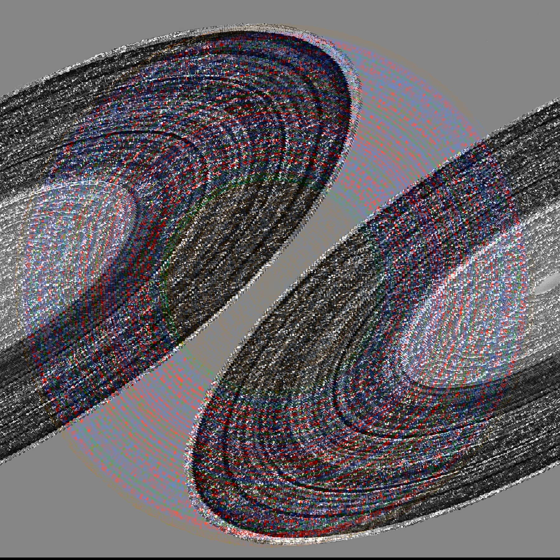 Giulio Candussio, Cerchio Iridescente (2001; mosaico, diametro 200 cm) Giulio Candussio, Cerchio Iridescente (2001; mosaico, diametro 200 cm)