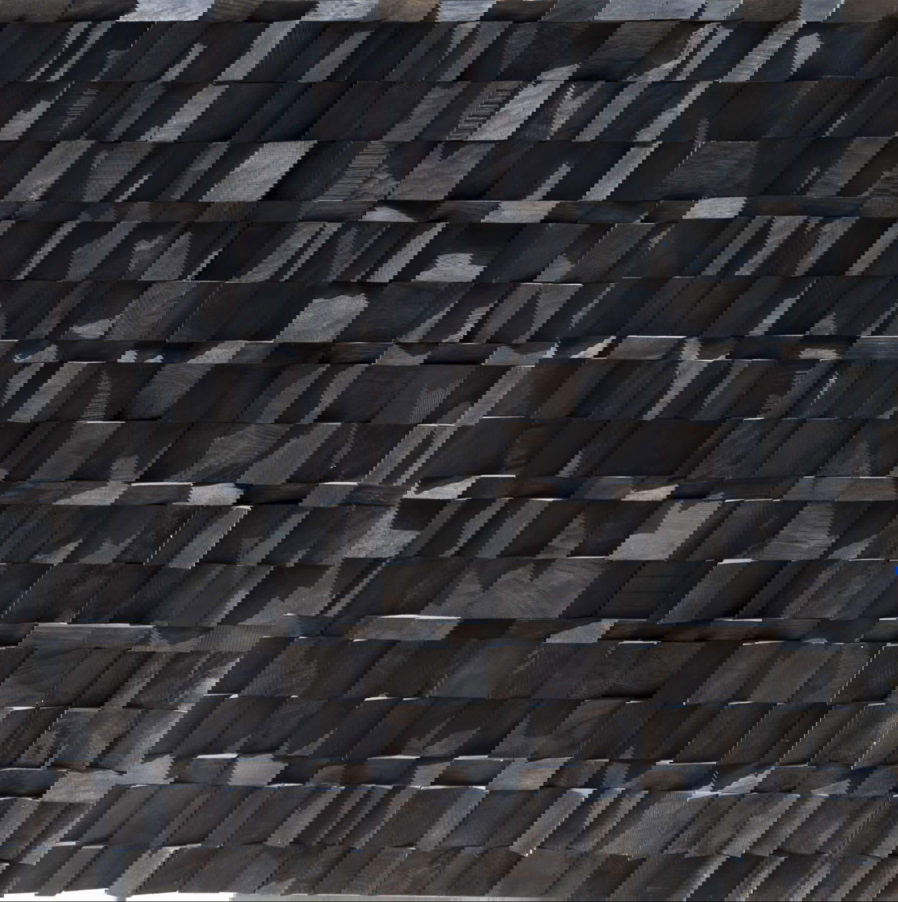 Giulio Candussio, La luce del nero profondo (2017; legno colorato, 114 x 114 cm) Giulio Candussio, La luce del nero profondo (2017; legno colorato, 114 x 114 cm)