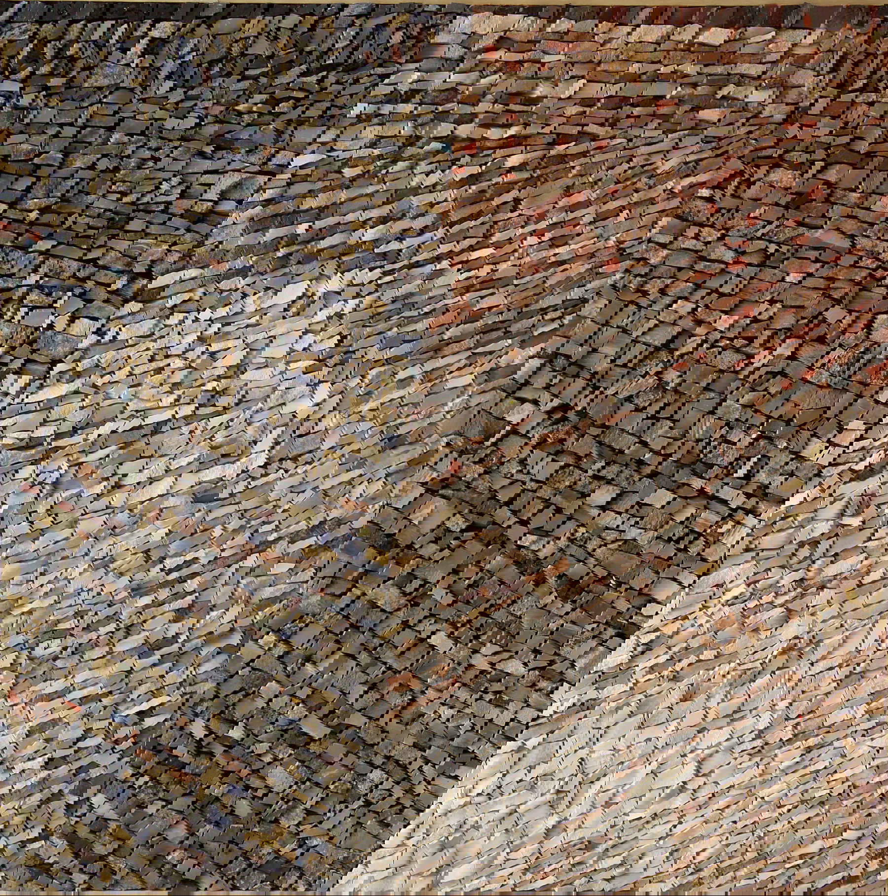 Giulio Candussio, Movimento sulla diagonale (2008; mosaico, 50 x 50 cm) Giulio Candussio, Movimento sulla diagonale (2008; mosaico, 50 x 50 cm)