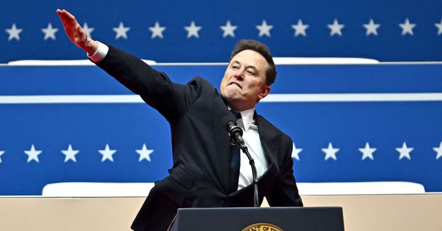 El saludo romano de Elon Musk El saludo romano de Elon Musk