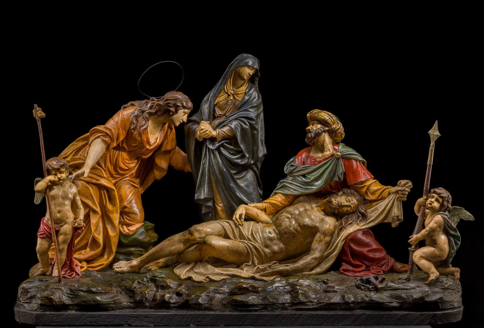 Giacomo De Maria, Beweinung des toten Christus (1890er Jahre; polychrome Terrakotta, 65 x 100 x 55 cm)