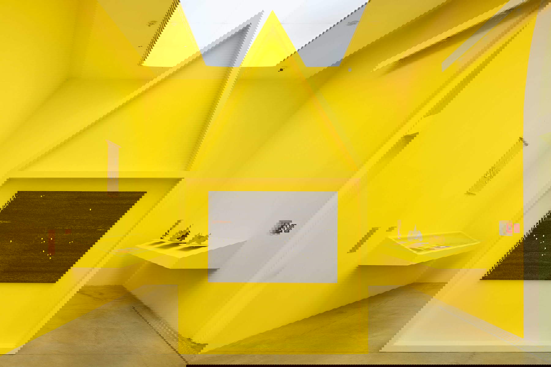 Montage de l'exposition Easy Irony. Photo : Carlo Favero