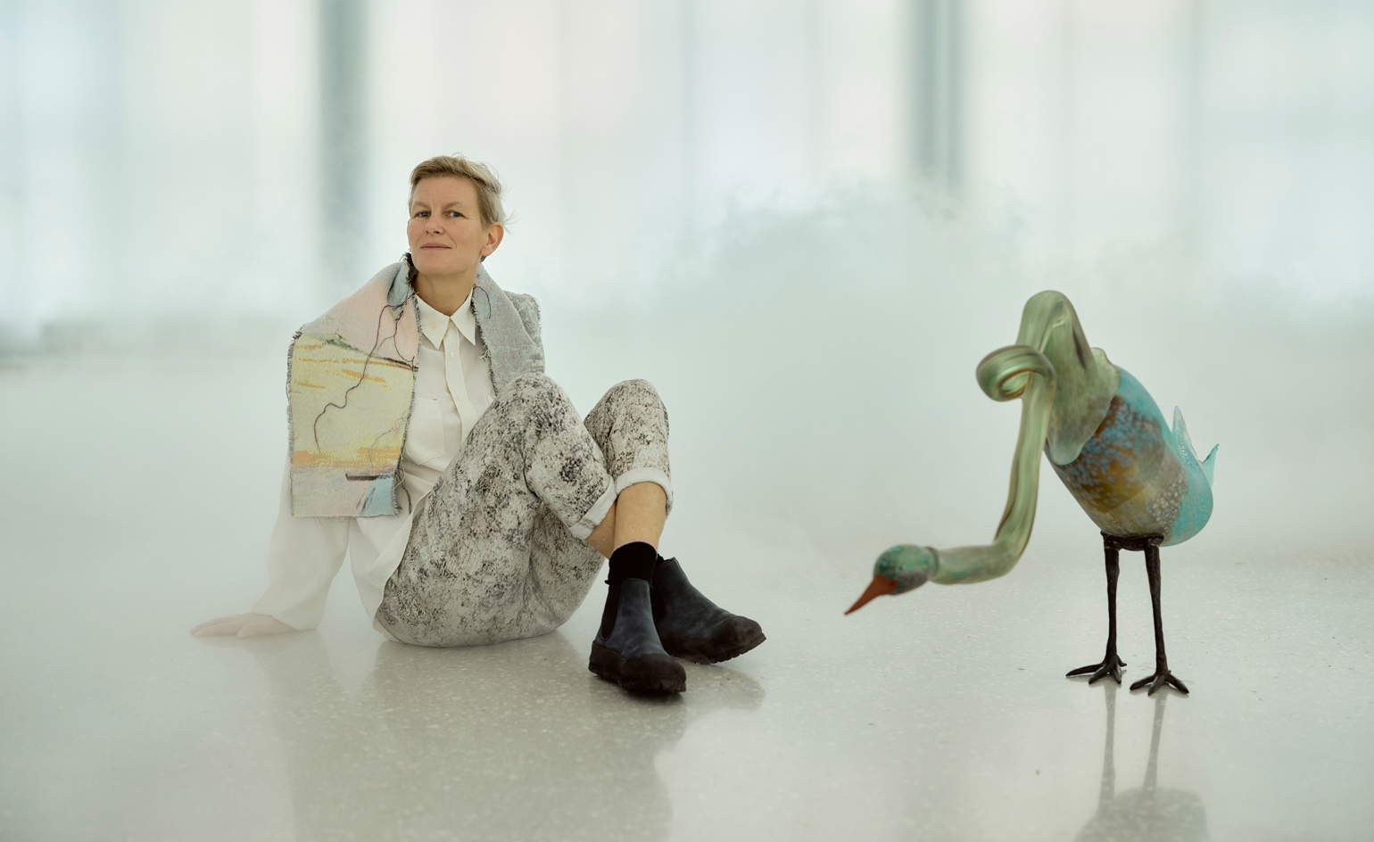 Laure Prouvost bei der Ausstellung Above Front Tears Oui Float im Nasjonalmuseet in Oslo. Foto: David Levene