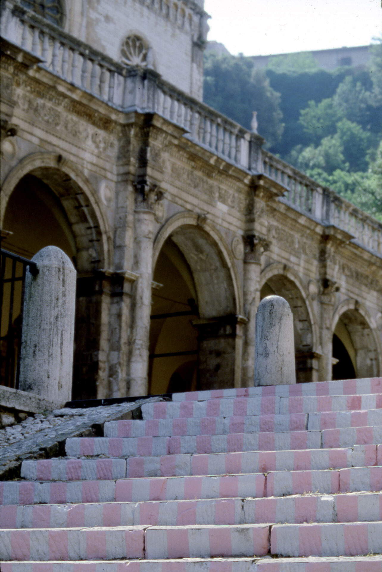 Daniel Buren, Les Escaliers (in situ work at Incontri 1980: 20 interventions by contemporary artists in Spoleto, XXIII Festival dei due Mondi, Spoleto, 1980). &copy; DB - SIAE Rome