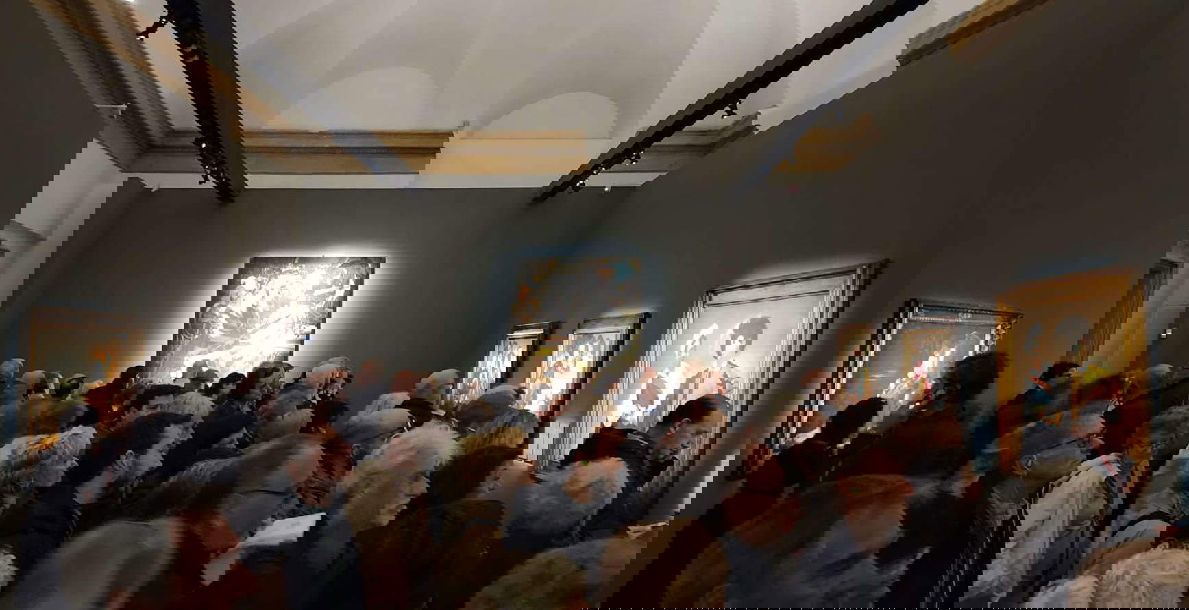 Publikum in der Ausstellung Publikum in der Ausstellung