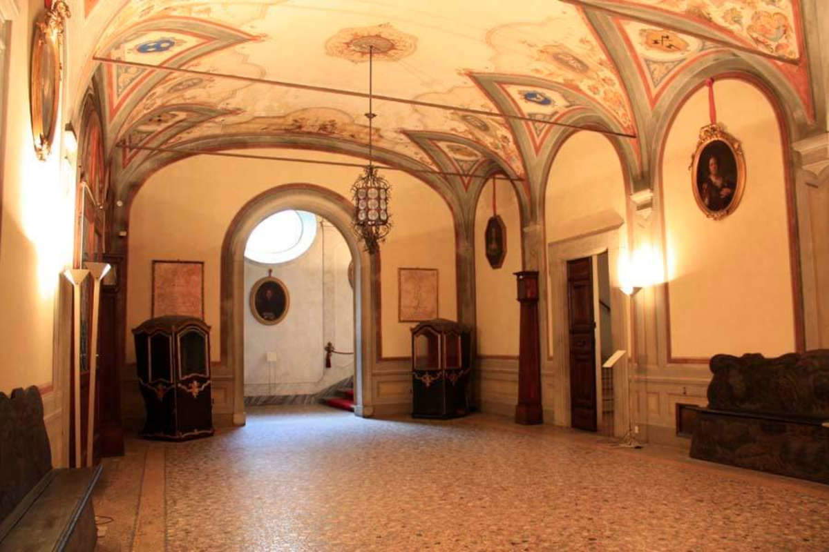 Palazzo Mansi, le hall d'entrée au rez-de-chaussée Palazzo Mansi, le hall d'entrée au rez-de-chaussée