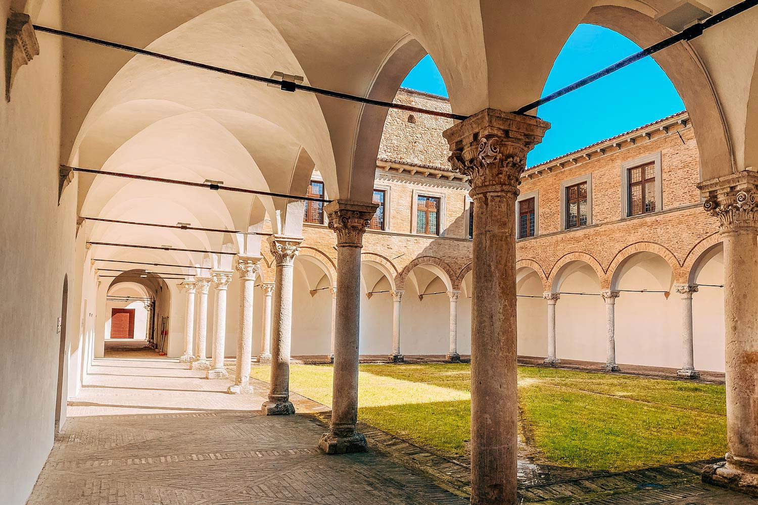 El patio del Palacio Ducal de Urbania