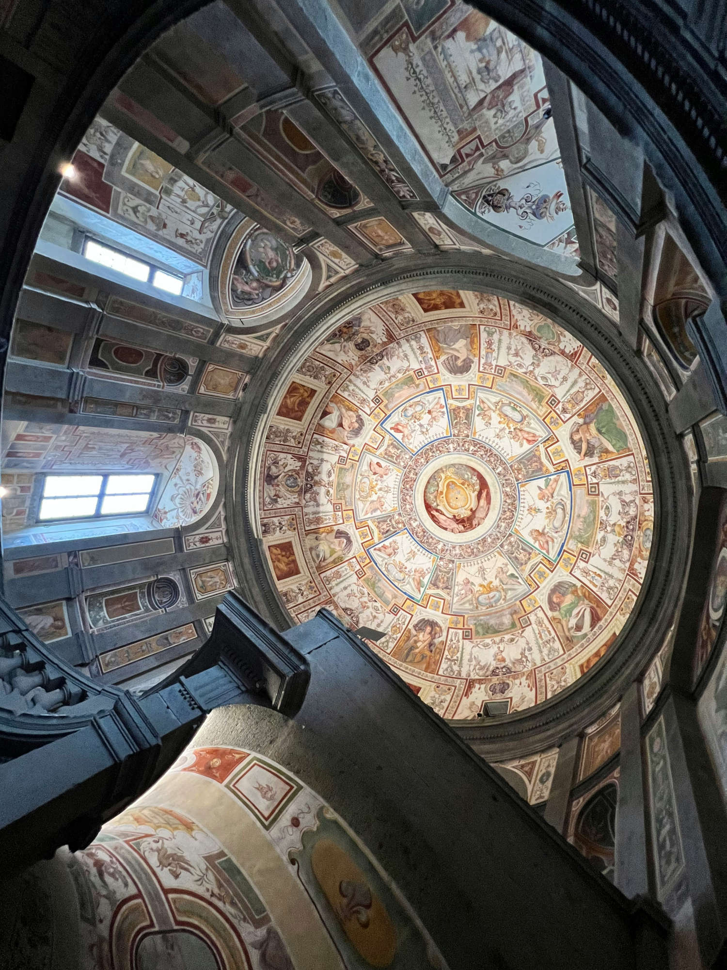 La cúpula sobre la escalera real. Foto: Alberto Bartozzi