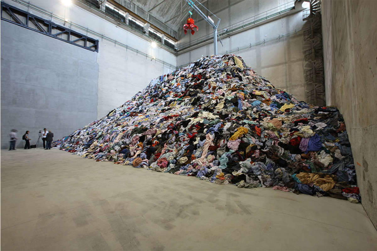 Mostra Personnes di Christian Boltanski all'Hangar Bicocca di Milano (2010) Mostra Personnes di Christian Boltanski all'Hangar Bicocca di Milano (2010)