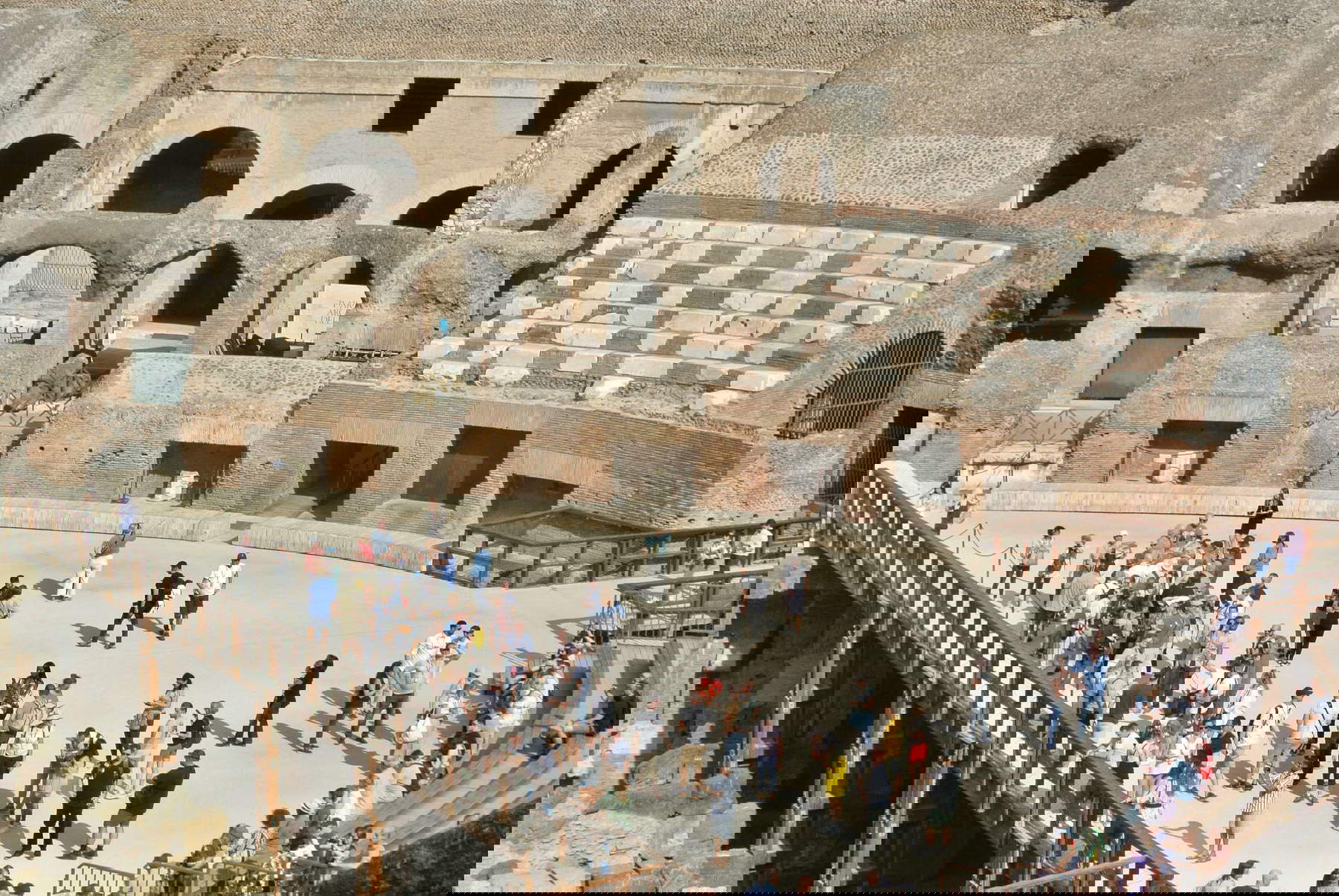 Visitors to the Colosseum. Photo: Emely Hofstadt