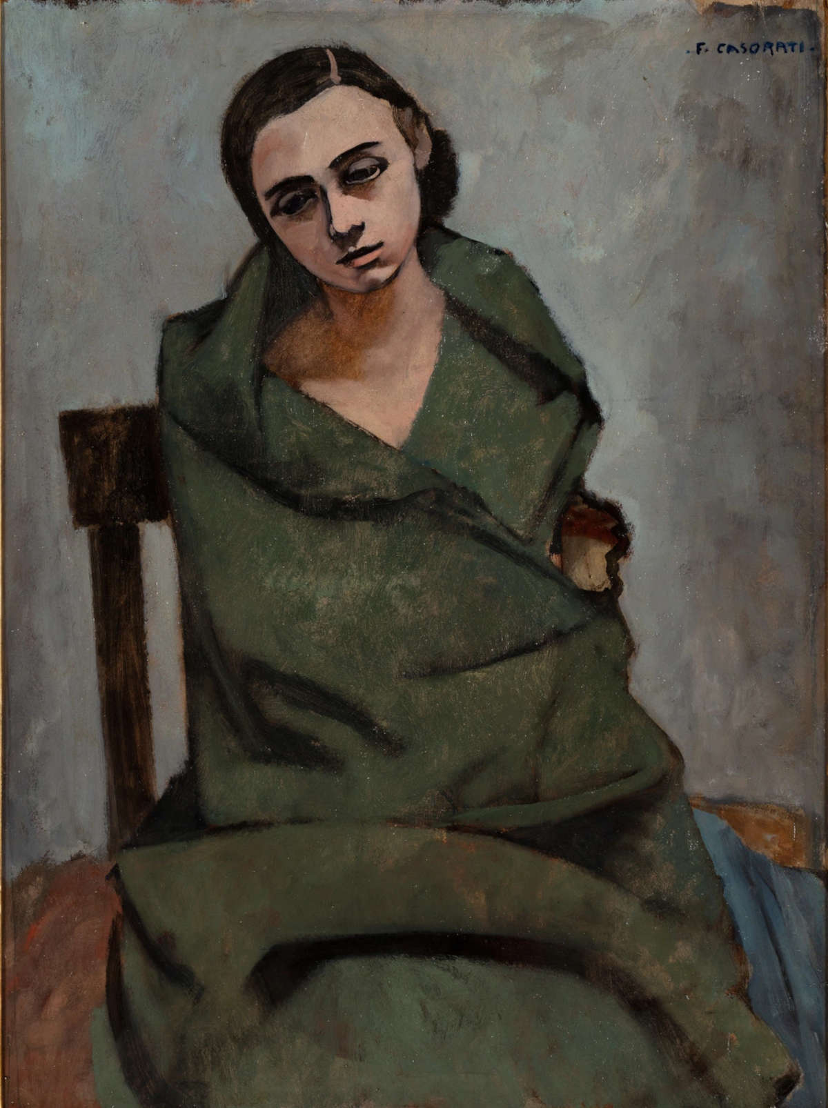 Felice Casorati, Mujer con manto (1935; óleo sobre cartón, 77 &times; 60 cm; Colección de Arte UniCredit)