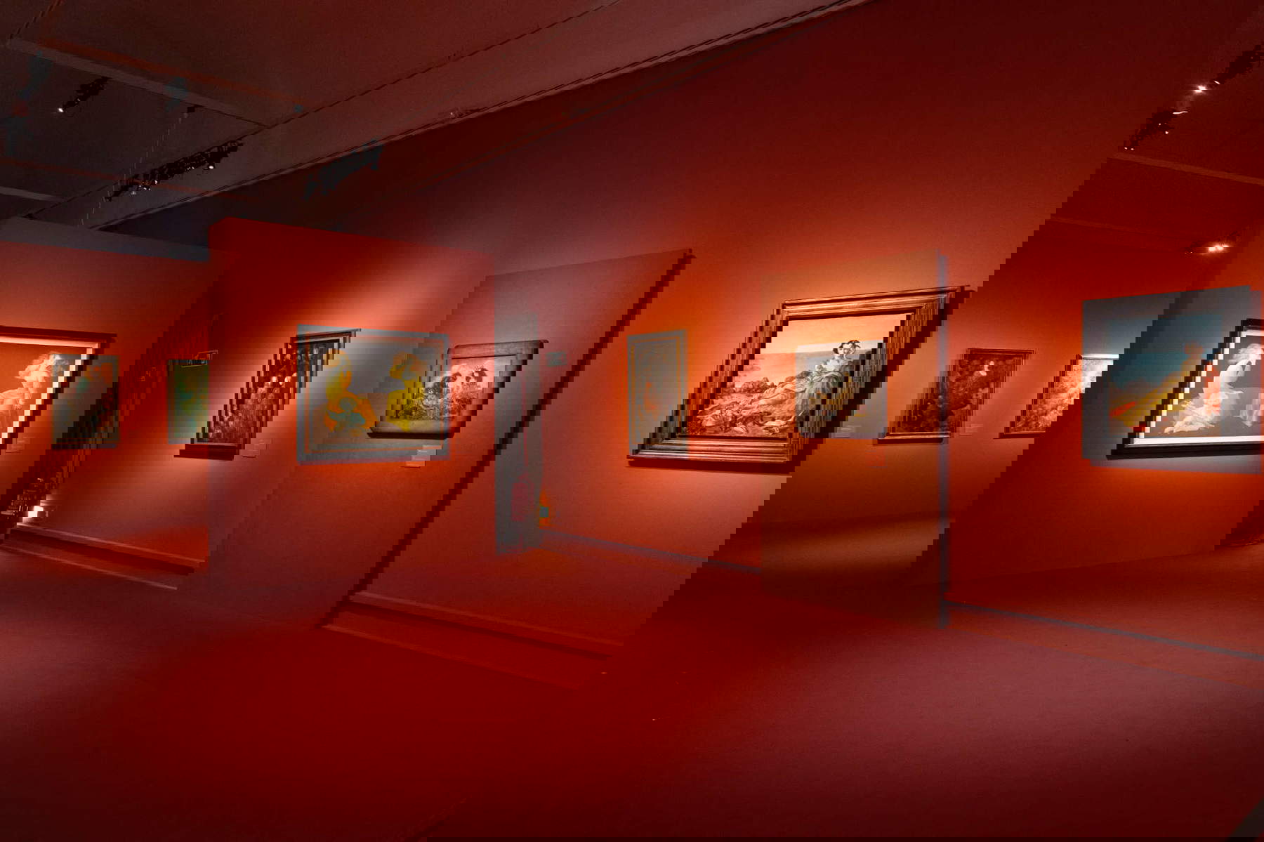 Montaje de la exposición Yo soy Leonor Fini