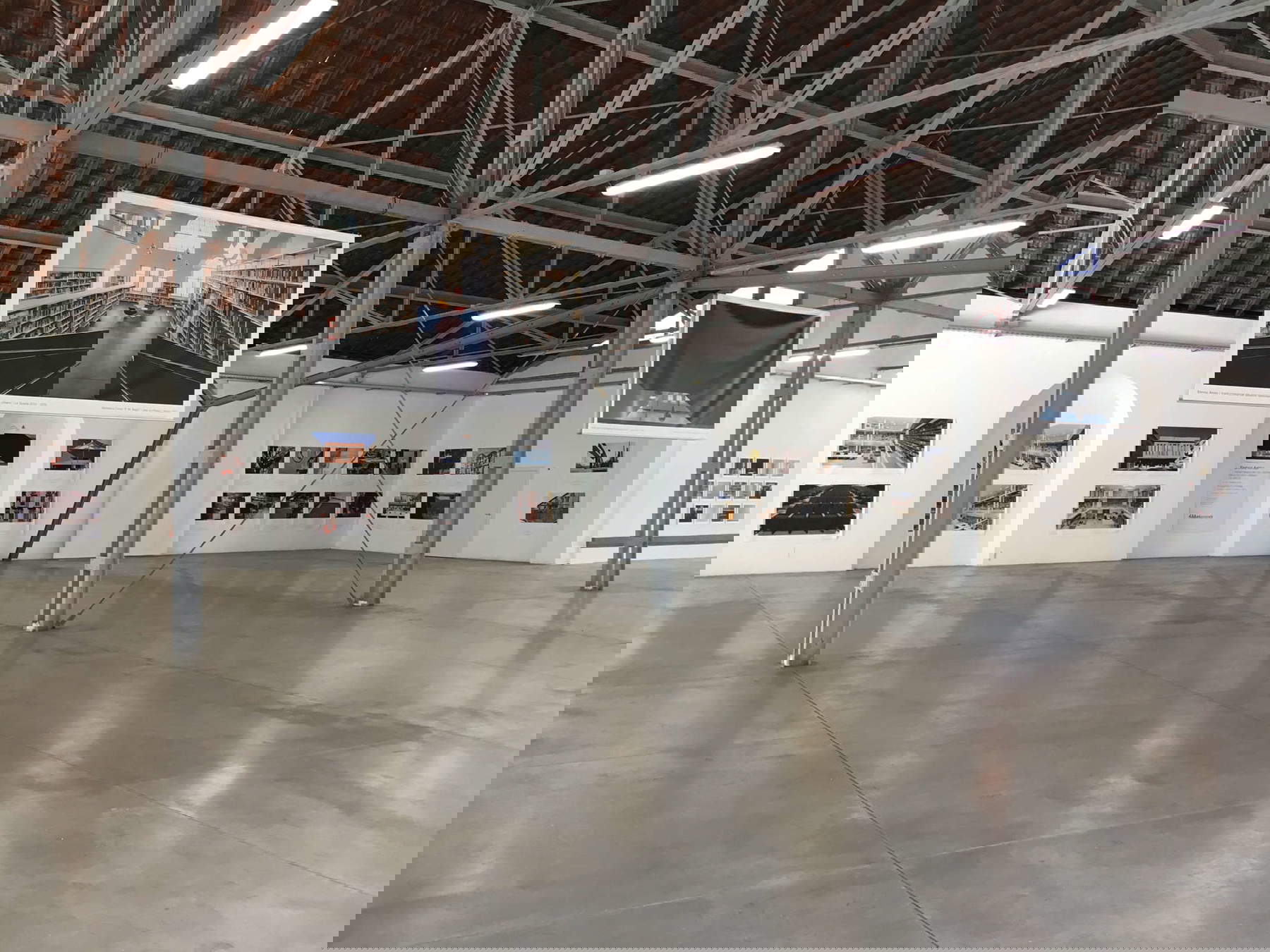 Allestimenti della mostra Trasformazione del sistema bibliotecario urbano (La Spezia, Ex Deposito Fitram, 2019) Allestimenti della mostra Trasformazione del sistema bibliotecario urbano (La Spezia, Ex Deposito Fitram, 2019)