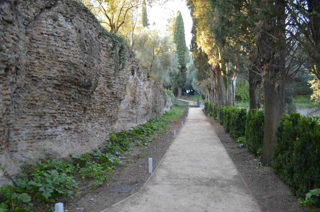Villa Adriana, percorso Yourcenar
 Villa Adriana, percorso Yourcenar