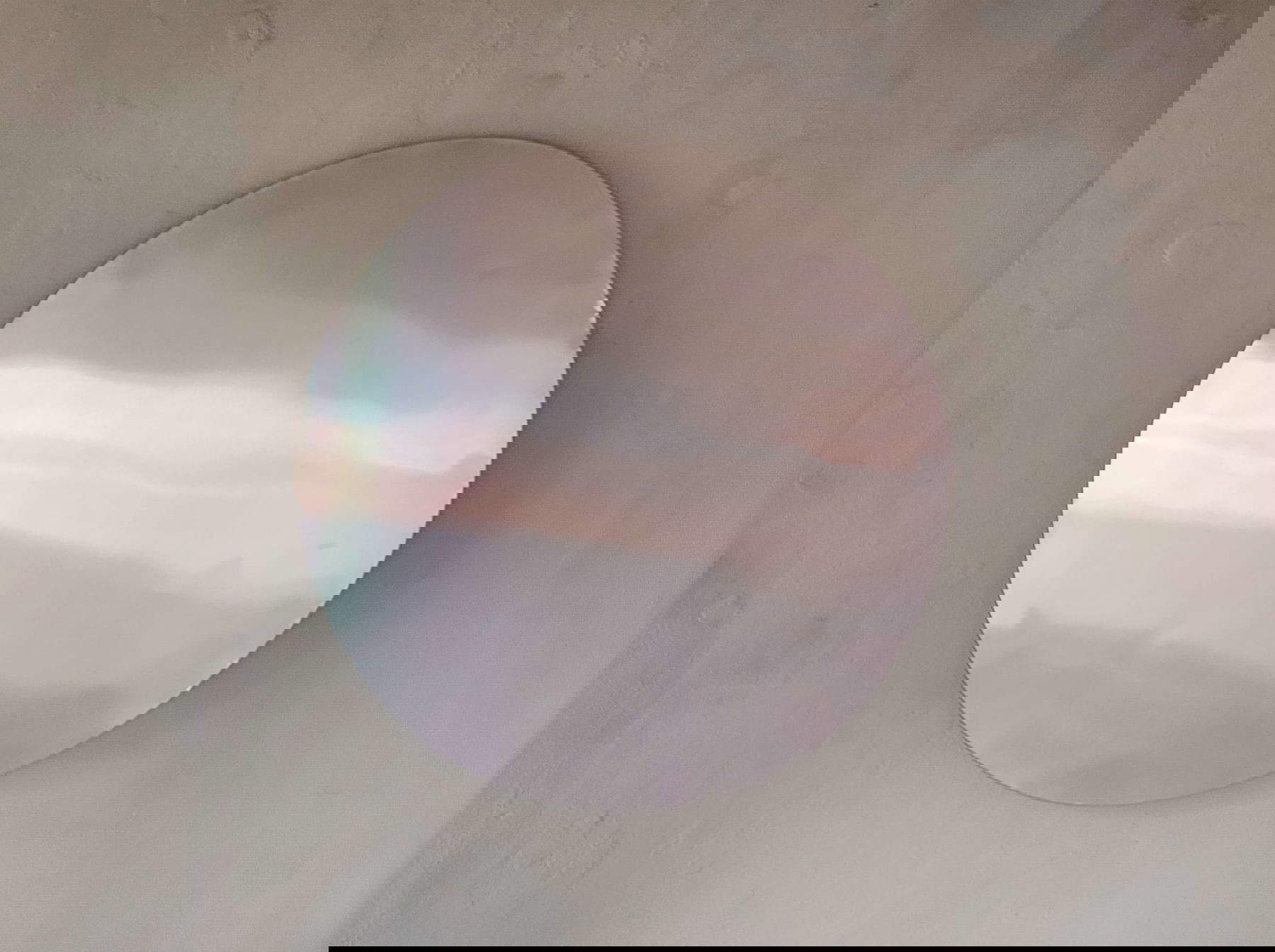 Maurizio Faleni, Lebende Arbeit (2025; Aluminium, Durchmesser 126 cm) Maurizio Faleni, Lebende Arbeit (2025; Aluminium, Durchmesser 126 cm)