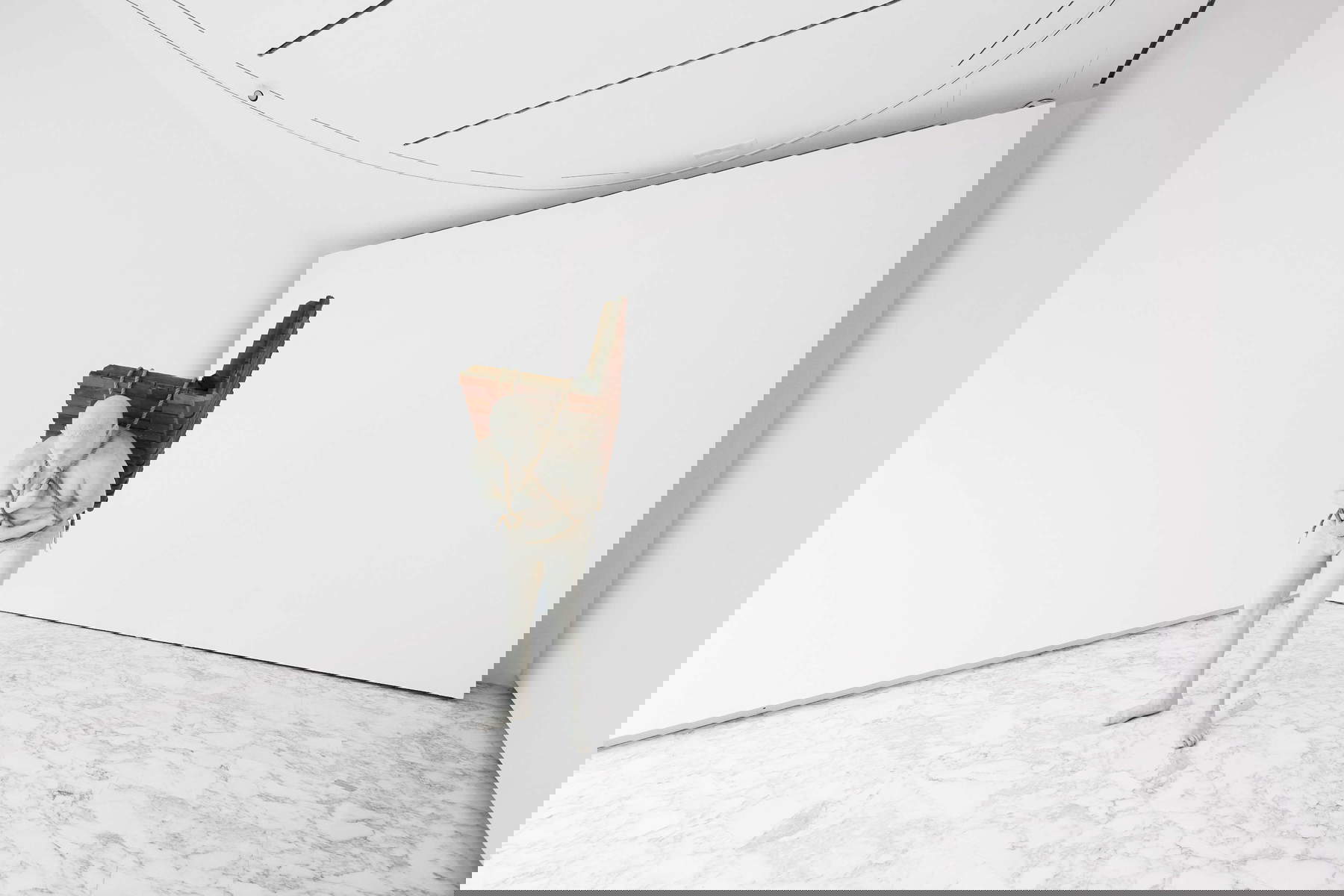 Adrian Paci, Home to go (2001). Foto: Francesco Gili. Su concessione di Adrian Paci e Dicastero per la Cultura e l'Educazione della Santa Sede