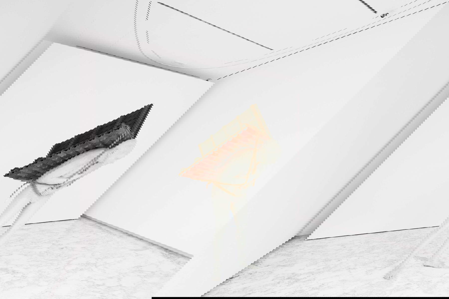 Adrian Paci, Home to go (2001). Foto: Francesco Gili. Su concessione di Adrian Paci e Dicastero per la Cultura e l'Educazione della Santa Sede