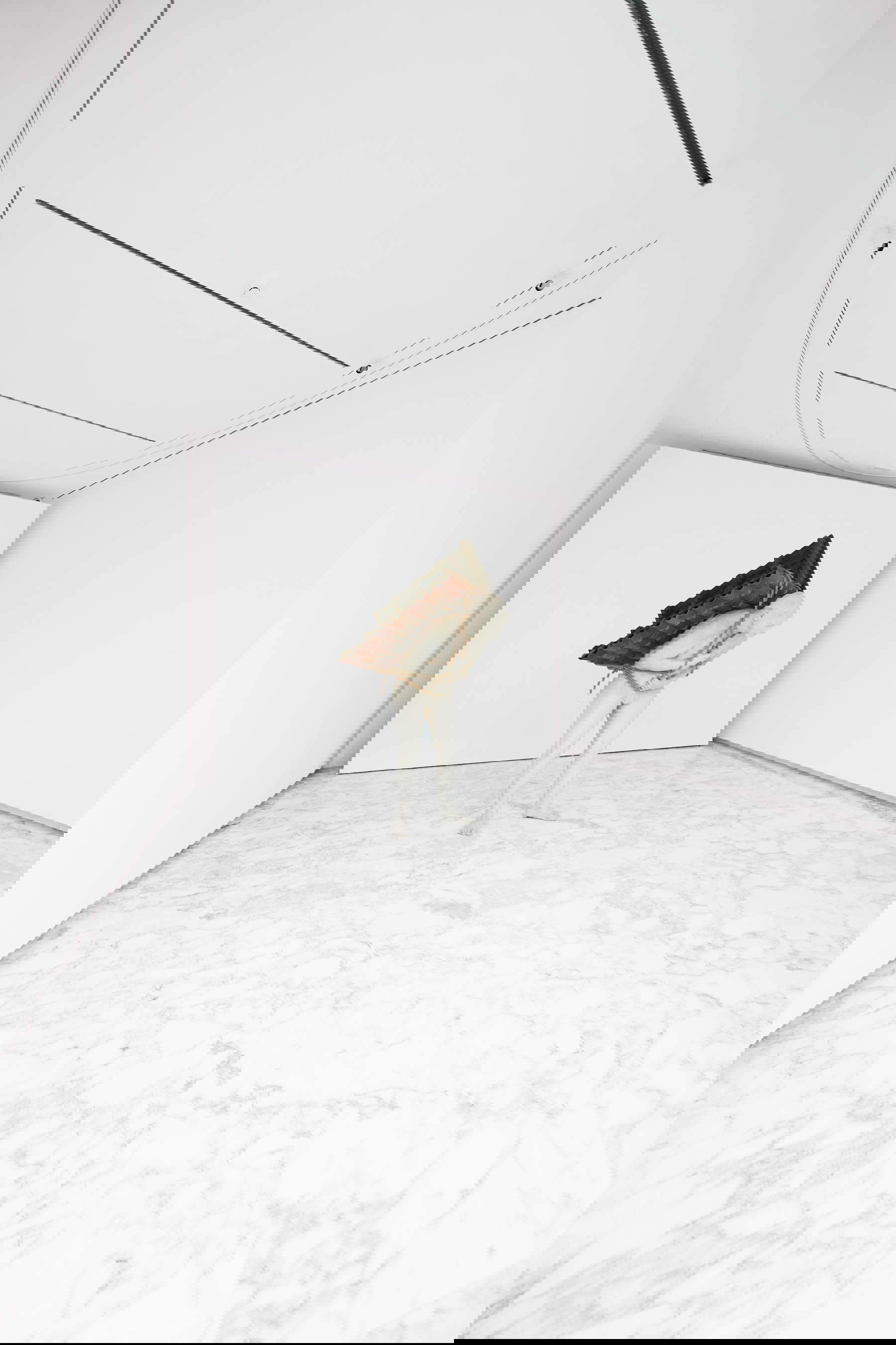 Adrian Paci, Home to go (2001). Foto: Francesco Gili. Su concessione di Adrian Paci e Dicastero per la Cultura e l'Educazione della Santa Sede