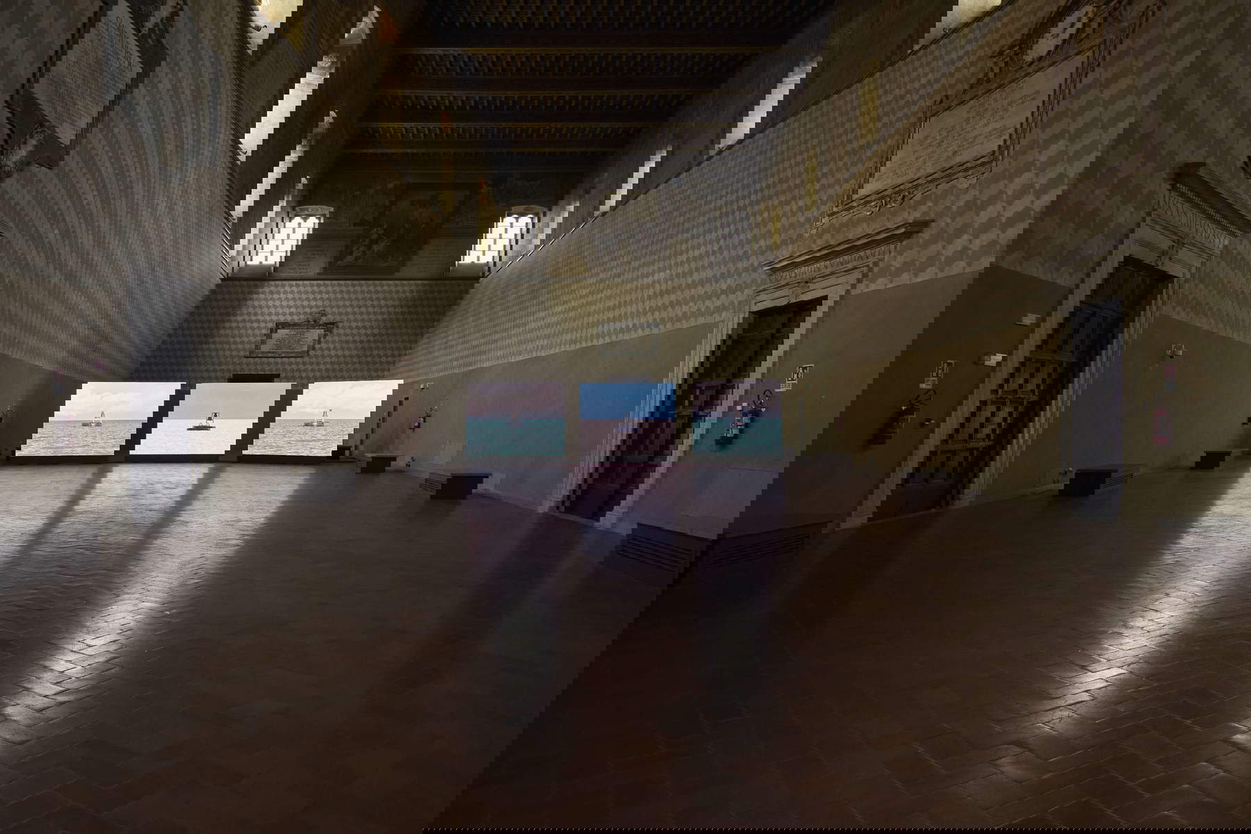 Adrian Paci, The bell tolls upon the waves (2024). Foto: Francesco Gili. Su concessione di Adrian Paci e Dicastero per la Cultura e l'Educazione della Santa Sede