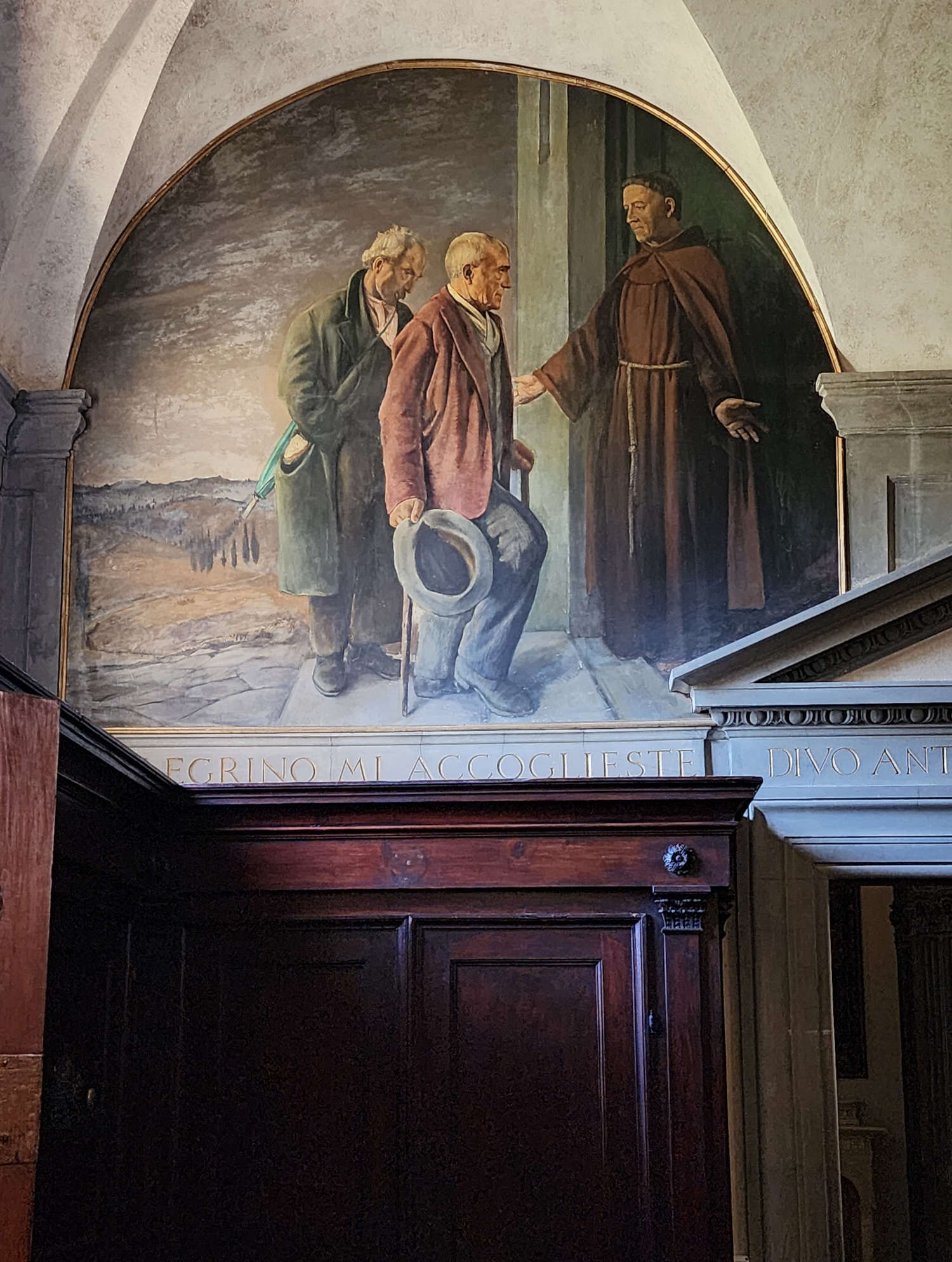 La sacristía con frescos de Baccio Maria Bacci
