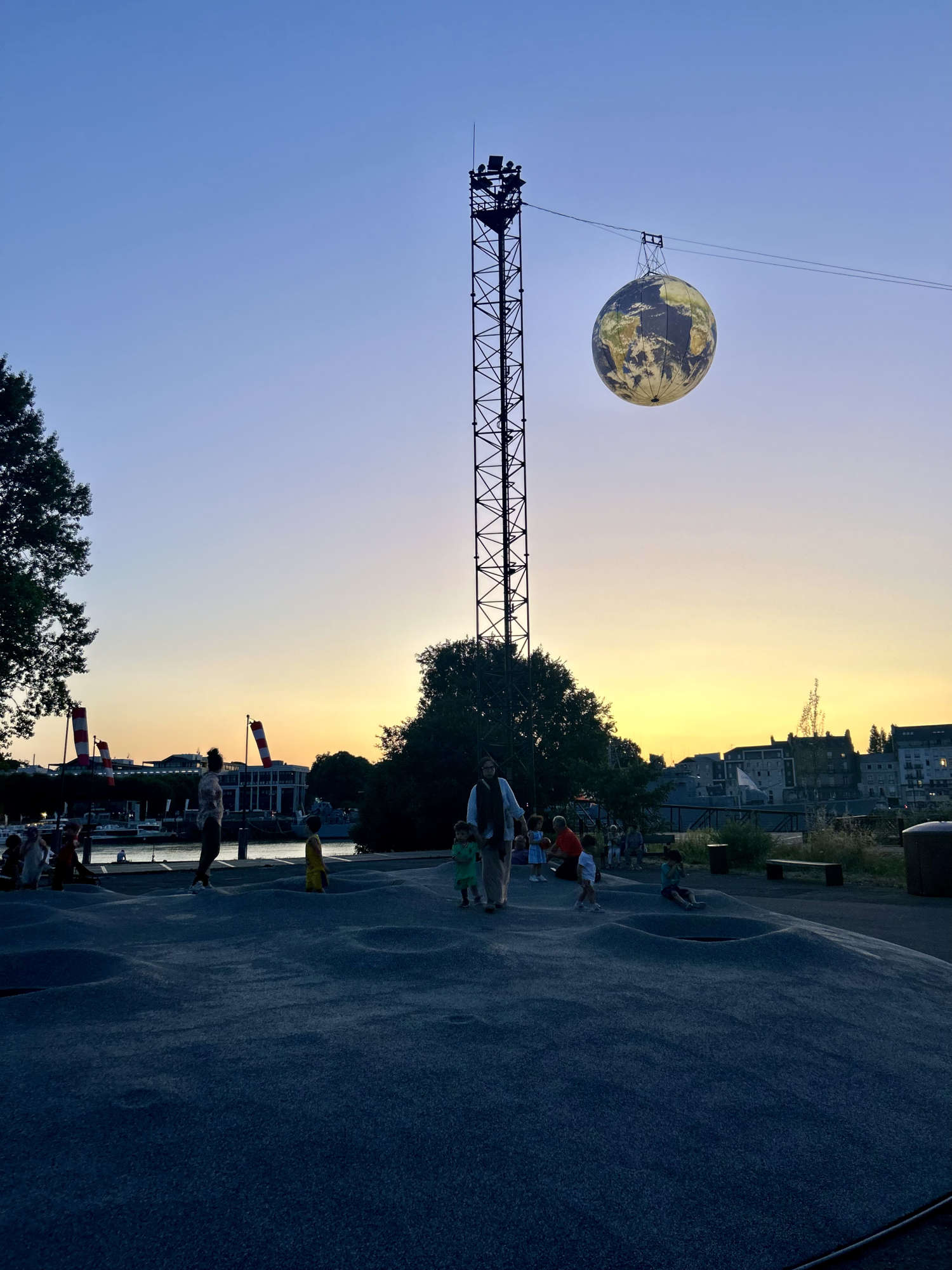 D&eacute;troit Architectes e Bruno Peinado, Cammineremo sulla luna