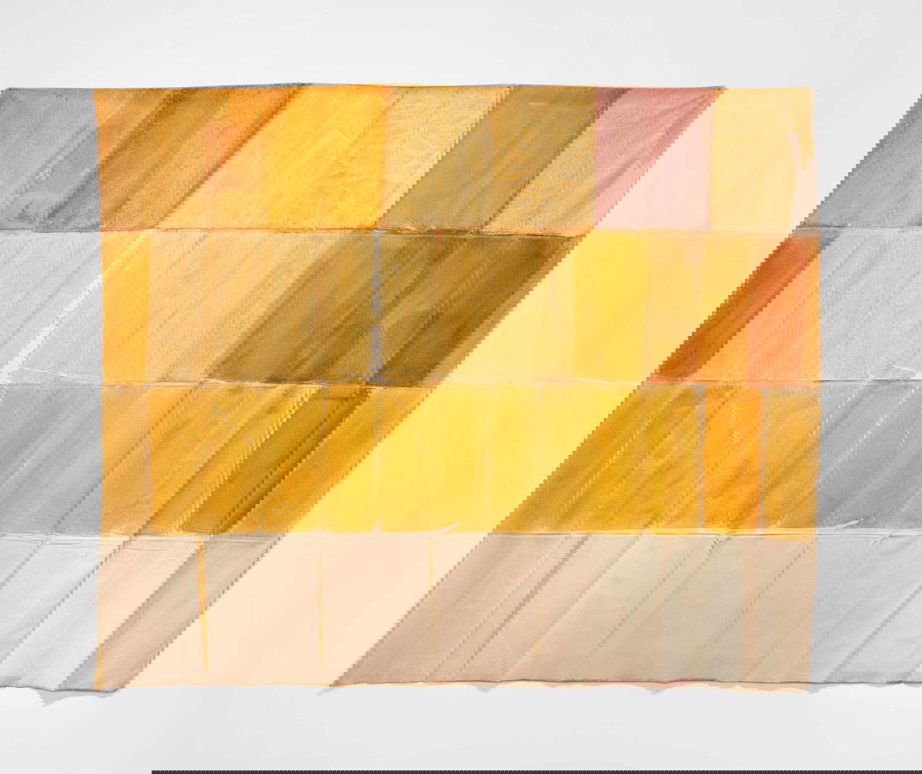 Renata Boero, Gelbes Chromogramm (1970-1975; Pflanzenfarben und Mischtechnik auf Leinwand, 236x280 cm)