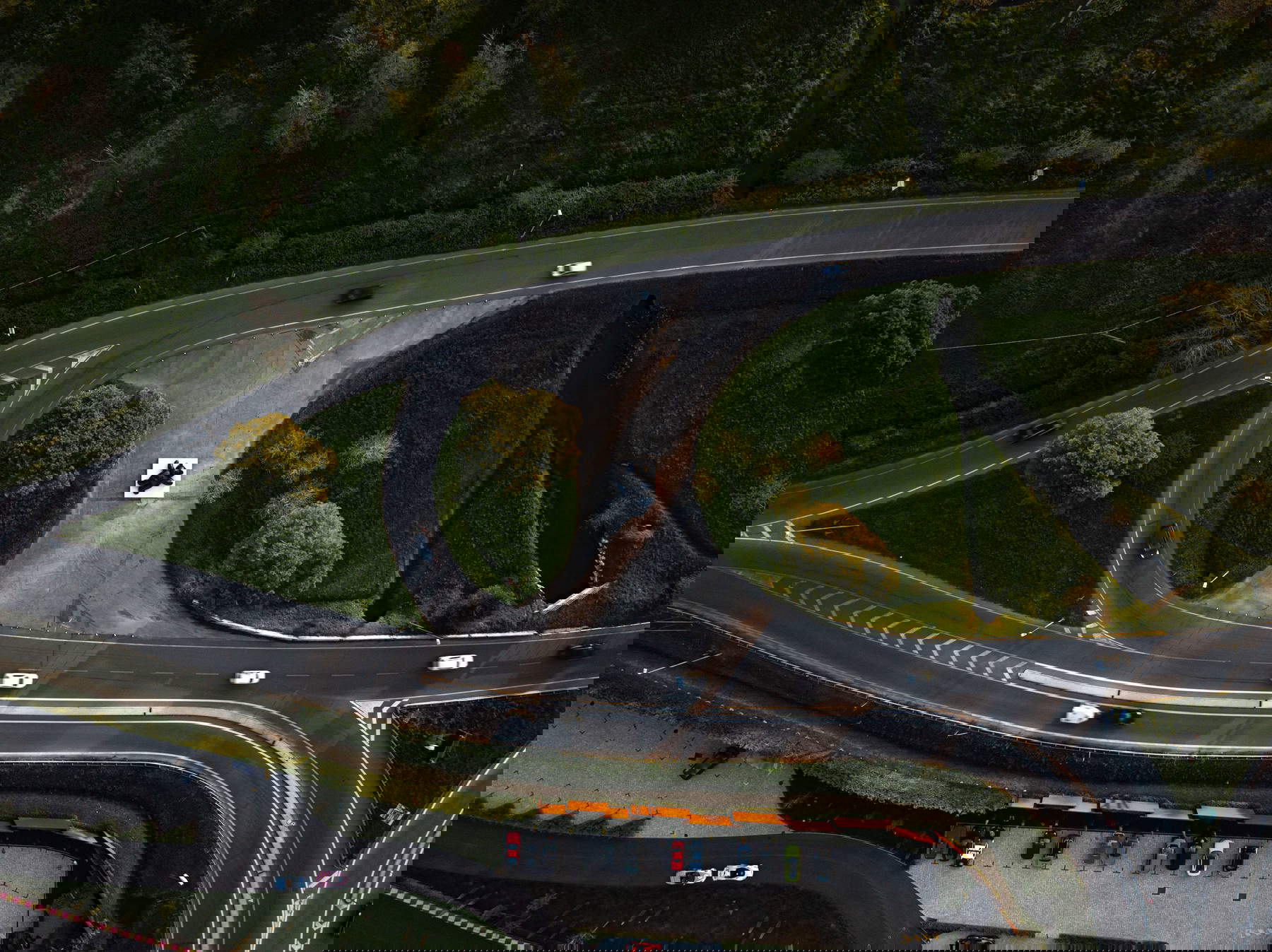 Rachel Lee Hovnanian, Poor Teddy in Repose installed at the A12 exit, Versilia toll booth. Photo: Victor Valobonsi