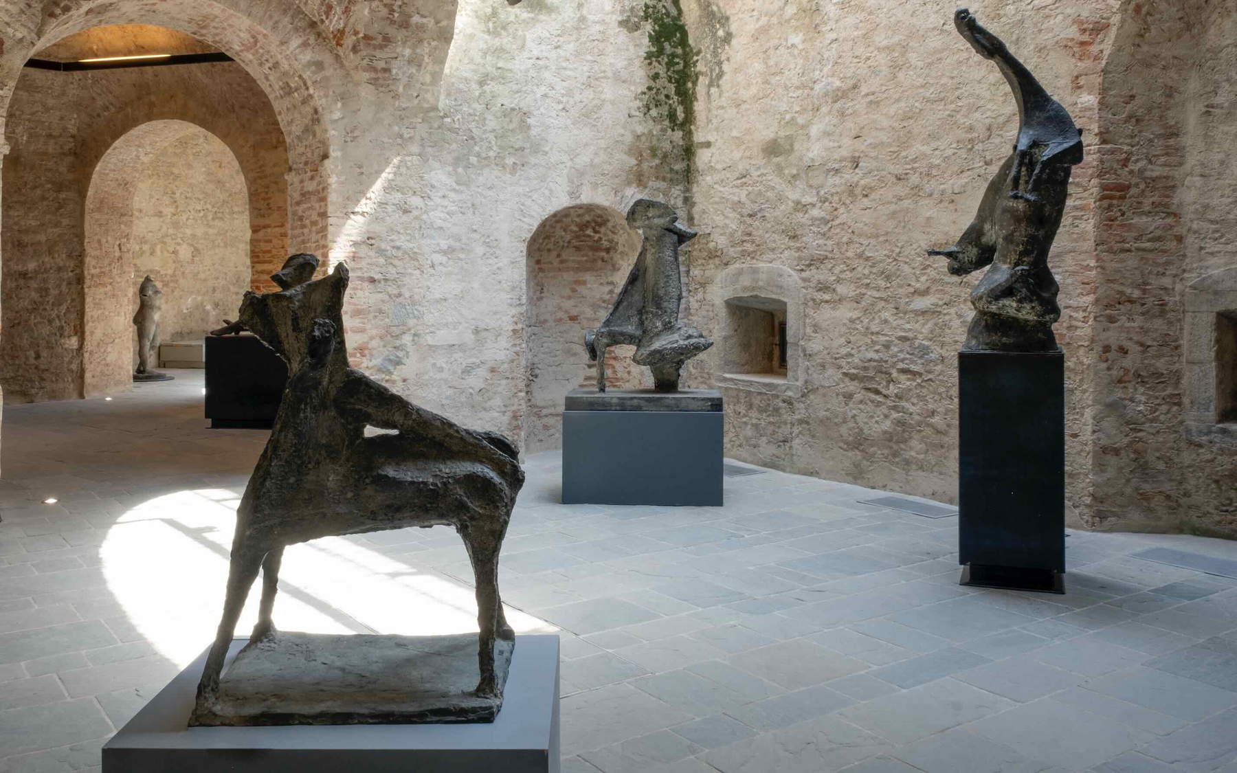 Allestimenti della mostra Marino Marini. In dialogo con l&rsquo;uomo, Fortezza Medicea. Foto: Michele Alberto Sereni &copy; Fondazione Marino Marini, Pistoia, su concessione di Museo Marino Marini, Firenze