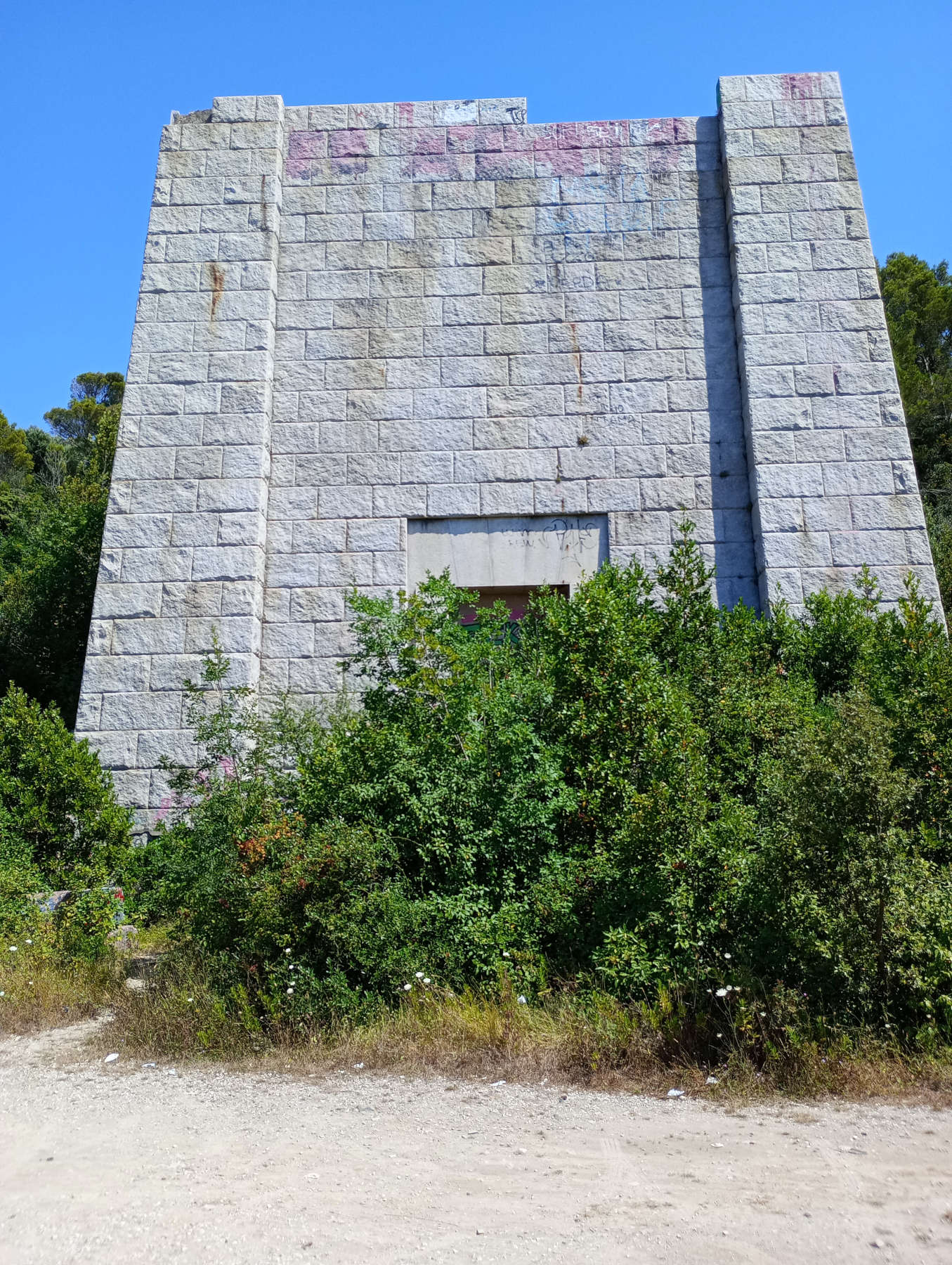 Ruins of the unfinished mausoleum of Costanzo Ciano, Livorno. Photo: Federico Giannini