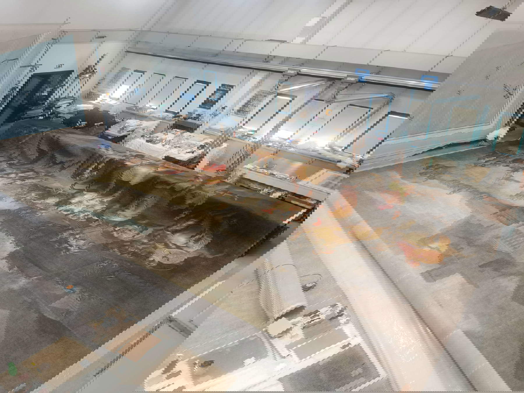 The historical curtain being restored at the Coo.Be.C. workshop.