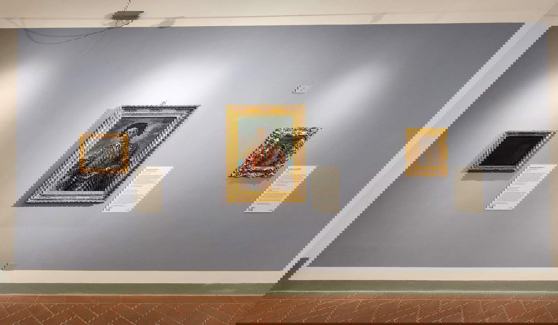 Montaje de la exposición La vida de Rodolfo Siviero, entre el Renacimiento y De Chirico Montaje de la exposición La vida de Rodolfo Siviero, entre el Renacimiento y De Chirico