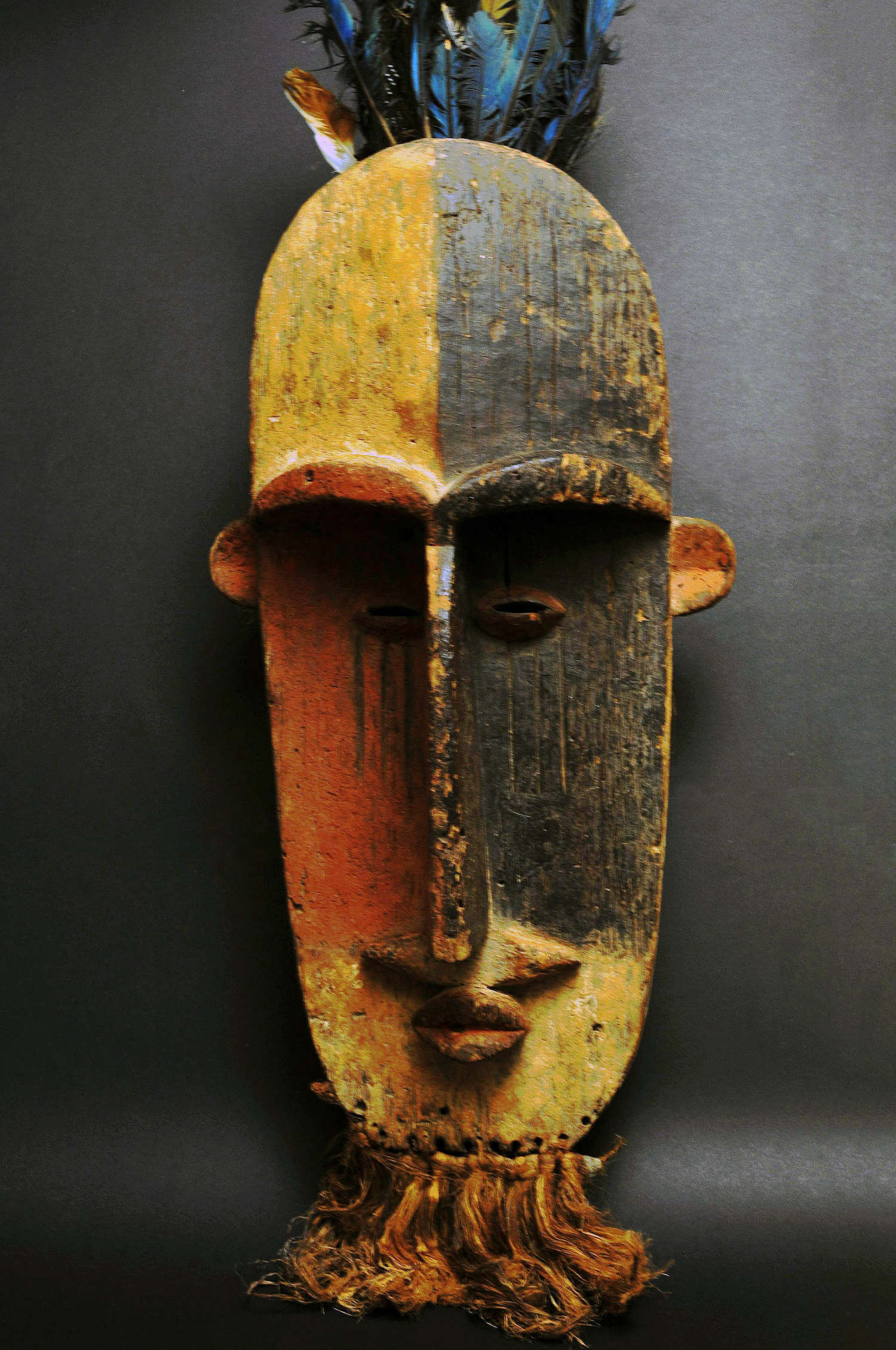 Aduma (Adouma, Duma) (Gabon, Lastoursville region), Mvudi mask, Mvoude-pop. Nzabi (first half of 20th century; 100 cm) Mvudi (ghost) masks, are used in mourning rituals, initiation rites of new members of the
