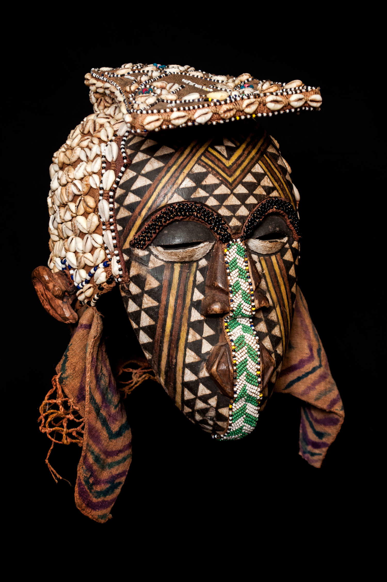 Kuba (Bacouba, Bakuba, Bushongo), DR of Congo (former Zaire), Ngaady mask in Mwaash (Mweel mask) (first half of 20th century; 31 cm)